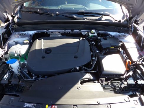 New 2026 Volvo XC40 B5 Core w/ Climate Package image 27