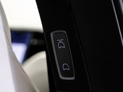 Used 2020 Tesla Model X Long Range image 45