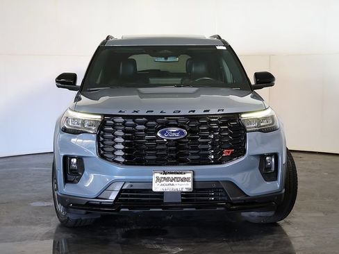 Used 2025 Ford Explorer ST AWD/4WD image 9