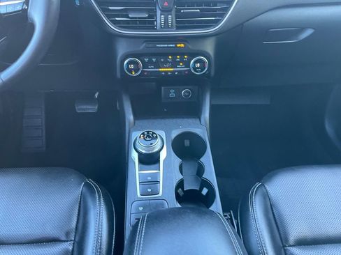 Used 2021 Ford Escape SEL w/ Technology Package image 38