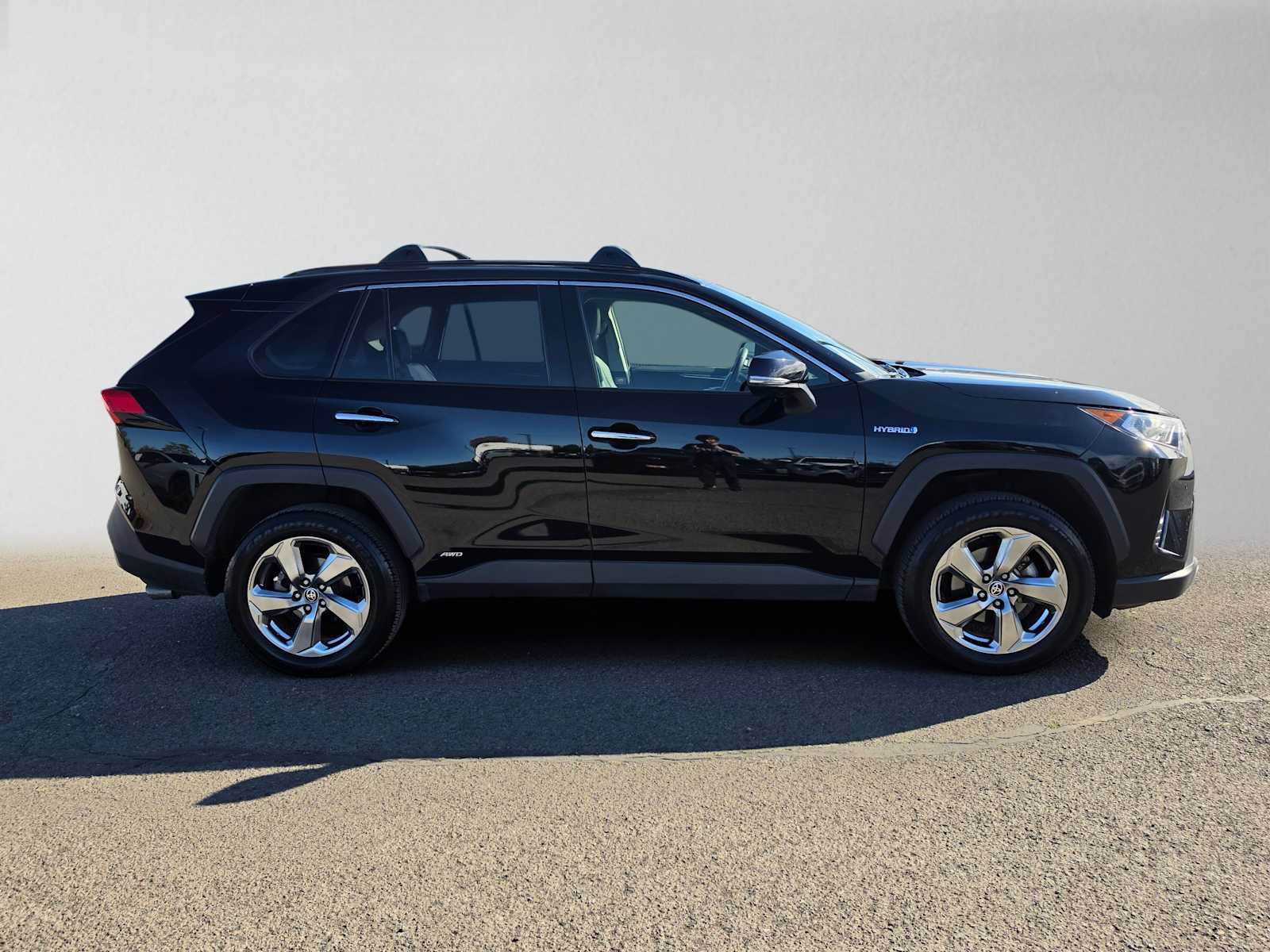 Certified 2020 Toyota RAV4 Limited AWD/4WD image 2