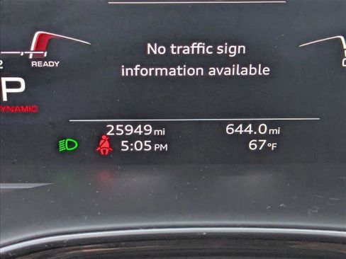 Used 2022 Audi Q8 Prestige image 11