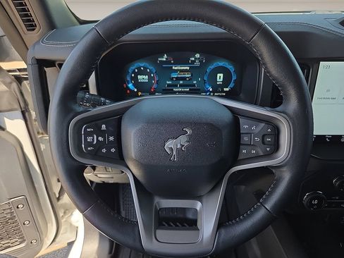 Used 2025 Ford Bronco Badlands AWD/4WD image 16