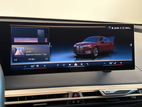 Used 2024 BMW iX xDrive50 w/ Premium Package AWD/4WD image 20