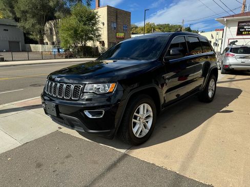 Used 2017 Jeep Grand Cherokee Laredo w/ Quick Order Package 23E image 2
