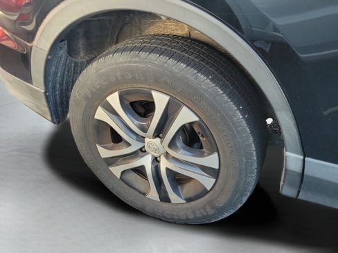 Used 2017 Toyota RAV4 LE FWD image 17