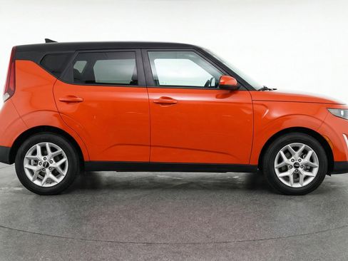 Used 2025 Kia Soul LX w/ LX Technology Package image 11