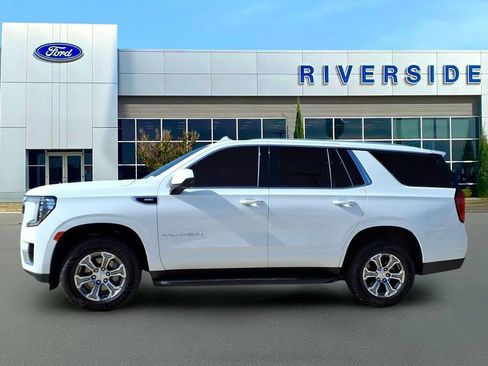 Used 2023 GMC Yukon SLE AWD/4WD image 4