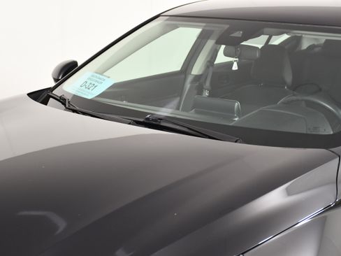 Used 2024 Nissan Altima 2.5 SV FWD image 12