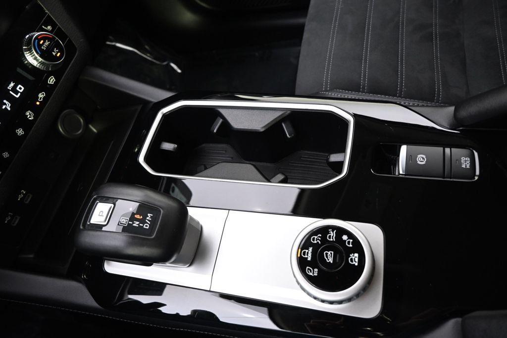 Used 2025 Mitsubishi Outlander SE AWD/4WD image 32