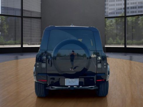 New 2026 Land Rover Defender 110 X-Dynamic SE image 4