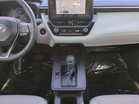 Certified 2026 Toyota Corolla Cross LE FWD image 18