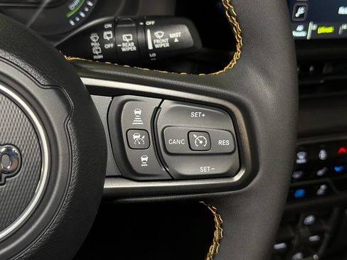 Used 2024 Jeep Wrangler Unlimited AWD/4WD image 28