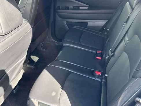 Used 2024 Nissan Pathfinder SL FWD image 29