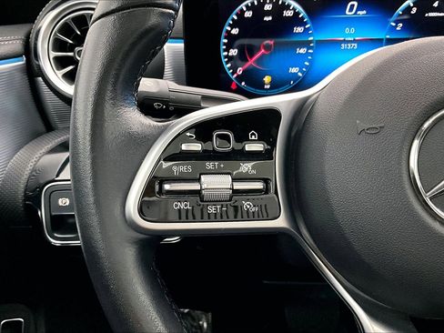 Used 2022 Mercedes-Benz CLA 250 image 21