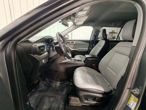 Used 2021 Ford Explorer XLT w/ Equipment Group 202A image 27