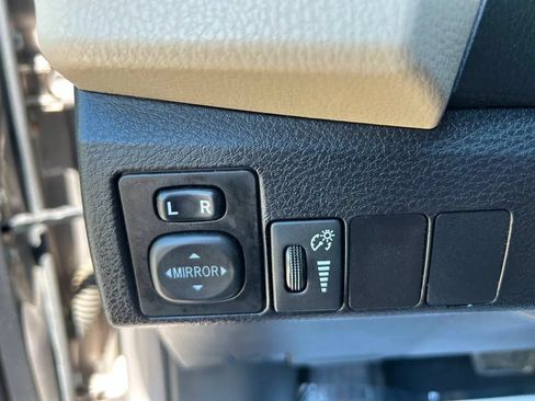 Used 2014 Toyota Corolla LE FWD image 19