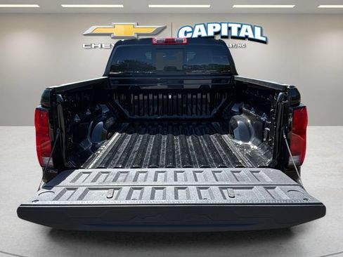 Used 2026 Chevrolet Colorado Z71 w/ Technology Package AWD/4WD image 32