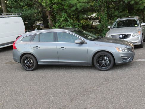 Used 2016 Volvo V60 T5 Premier AWD/4WD image 5