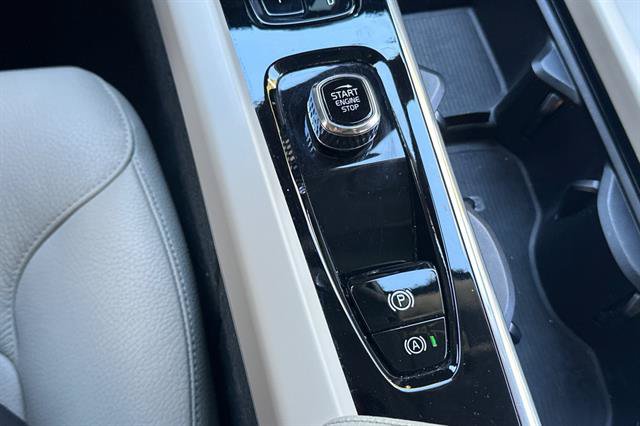 Certified 2024 Volvo XC60 T8 Plus AWD/4WD image 24