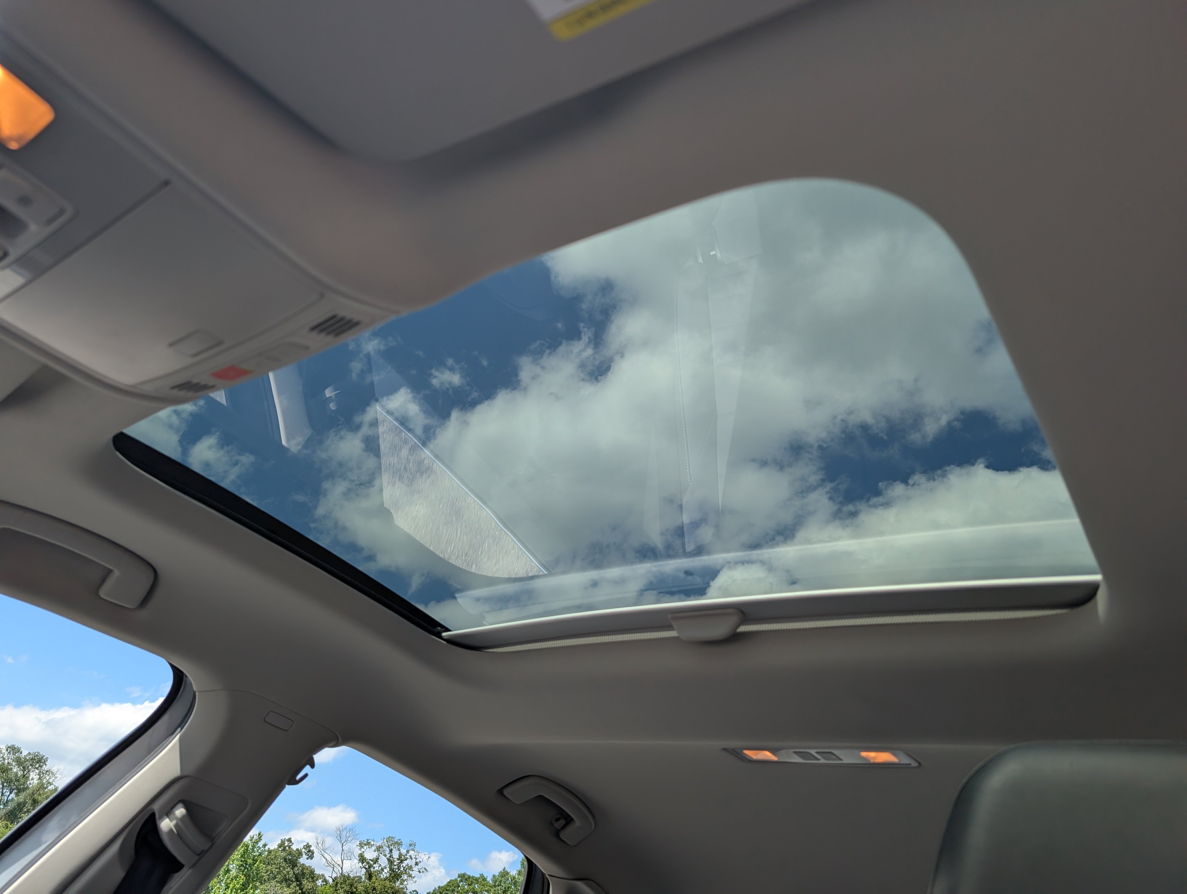 Used 2025 Volkswagen Jetta SE w/ Sunroof Package FWD image 15