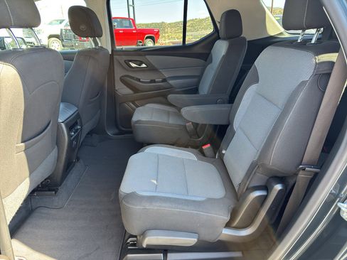 Used 2019 Chevrolet Traverse LT image 18