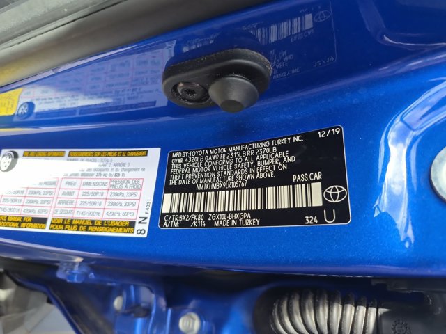 Used 2020 Toyota C-HR XLE FWD image 23