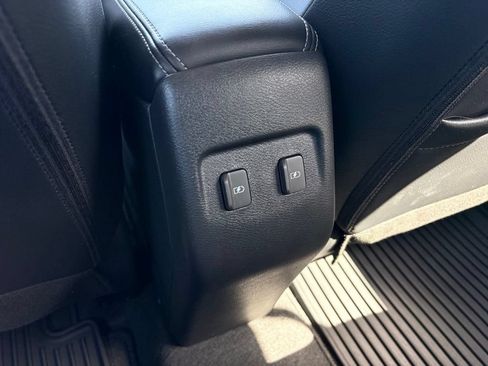 Used 2025 Nissan Kicks SV FWD image 27