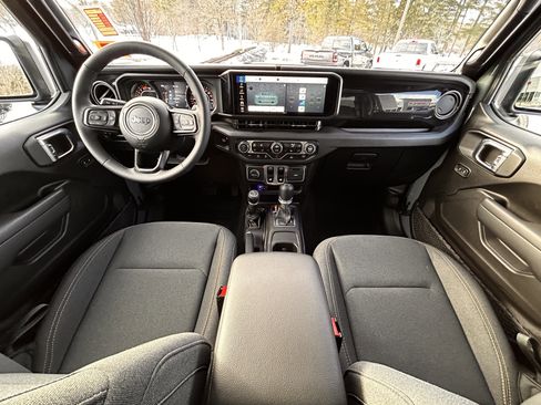 Certified 2025 Jeep Wrangler Sport AWD/4WD image 27