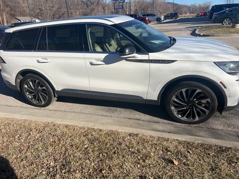 Used 2020 Lincoln Aviator Reserve w/ Equipment Group 201A image 4