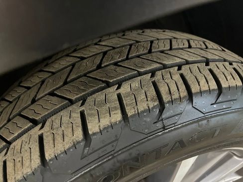 Used 2019 Toyota Highlander XLE image 29