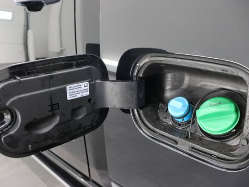 Used 2023 Chevrolet Silverado 2500 High Country image 40