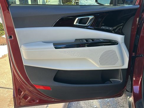 Used 2022 Kia Carnival SX image 13