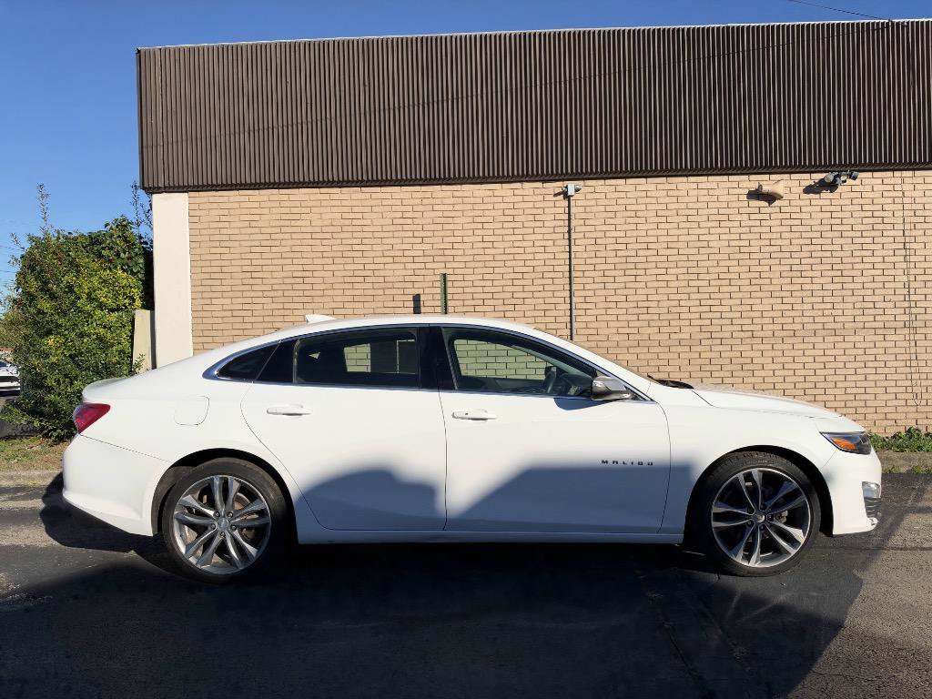 Used 2021 Chevrolet Malibu LT FWD image 2