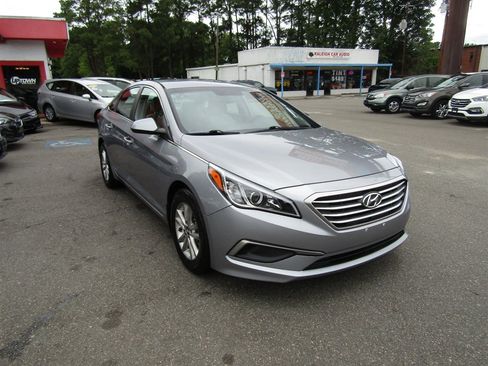 Used 2016 Hyundai Sonata SE FWD image 9