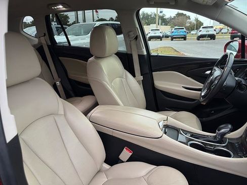 Used 2020 Buick Envision Essence image 9