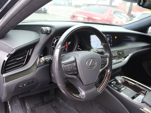 Used 2018 Lexus LS 500 image 25