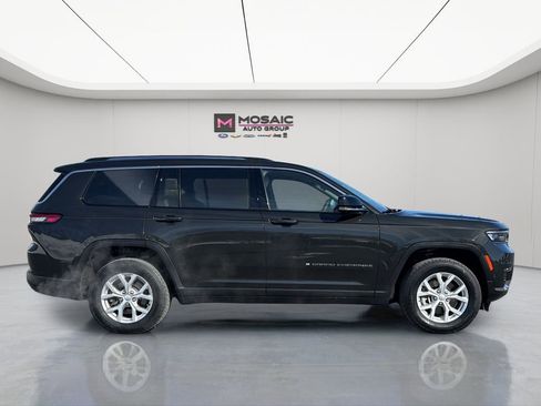 Used 2023 Jeep Grand Cherokee L Limited w/ Luxury Tech Group II image 9