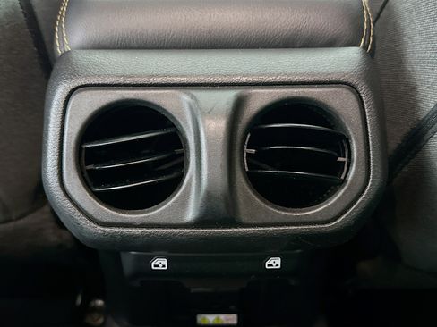 Used 2024 Jeep Wrangler Unlimited Sahara AWD/4WD image 27