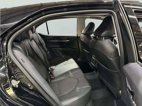 Used 2020 Toyota Camry XSE FWD image 33