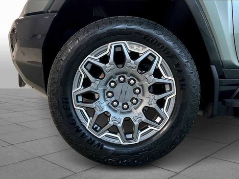 Used 2024 GMC Hummer EV 3X image 10