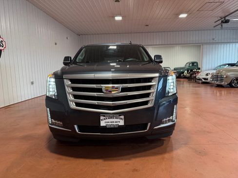 Used 2020 Cadillac Escalade Luxury AWD/4WD image 7