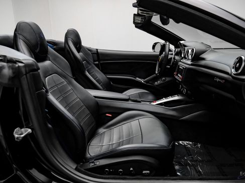 Used 2016 Ferrari California T image 54