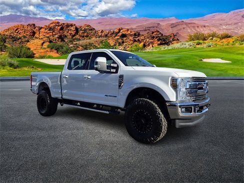 Used 2019 Ford F250 Lariat w/ Lariat Value Package image 2