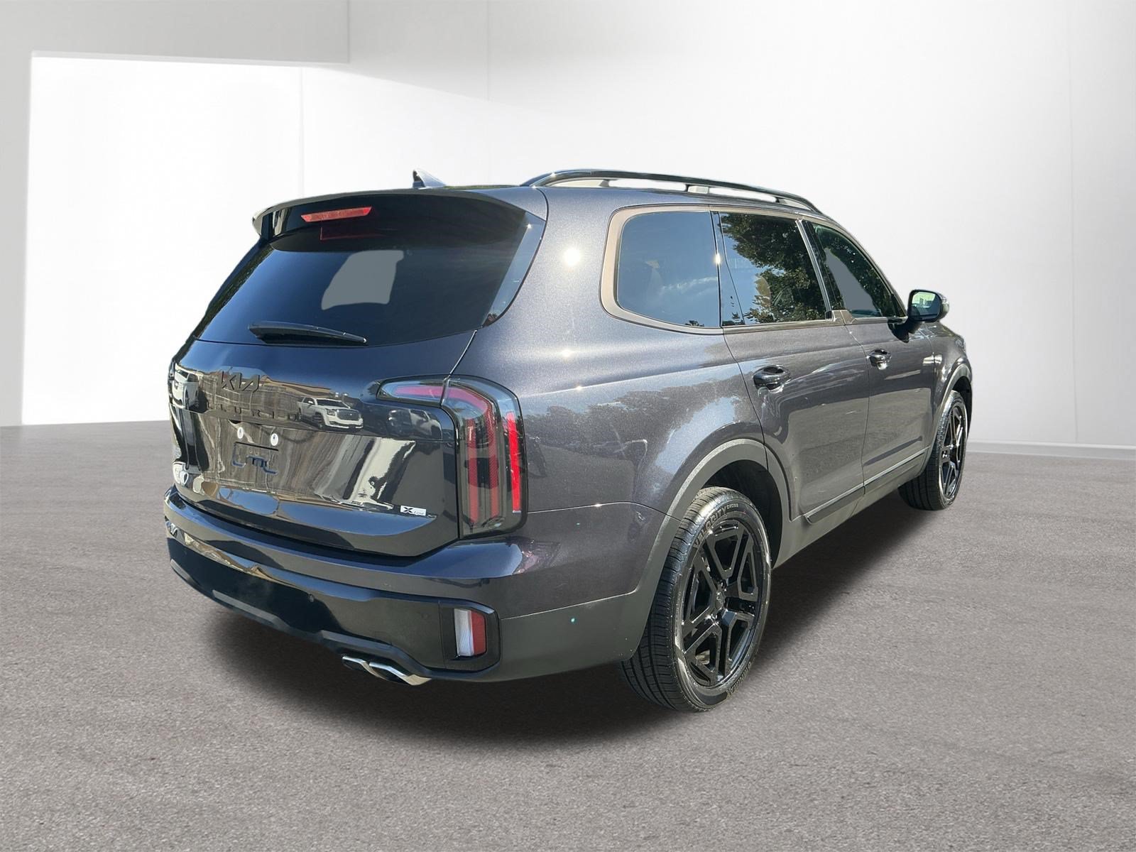 Certified 2025 Kia Telluride EX X-Line AWD/4WD image 3