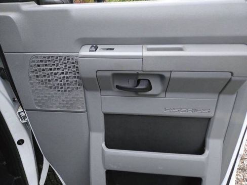 Used 2015 Ford E-350 and Econoline 350 Super Duty w/ Power Windows & Locks Group RWD image 17
