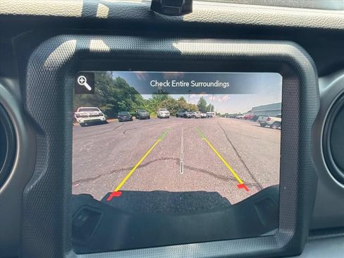 Used 2021 Jeep Gladiator Sport AWD/4WD image 23