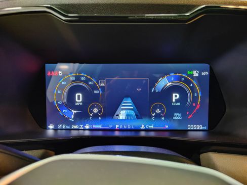 Used 2024 Chevrolet Colorado ZR2 w/ Technology Package AWD/4WD image 15