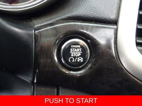 Used 2012 Jeep Grand Cherokee Laredo w/ Laredo E Group image 9