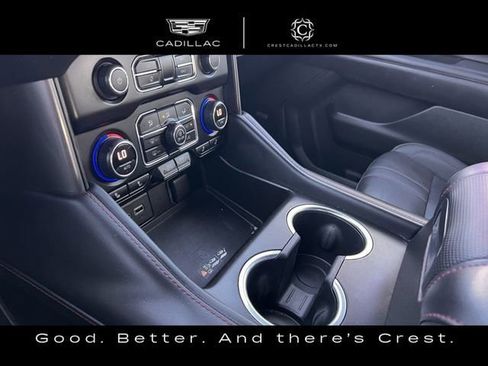 Used 2022 Chevrolet Suburban RST w/ Luxury Package image 17